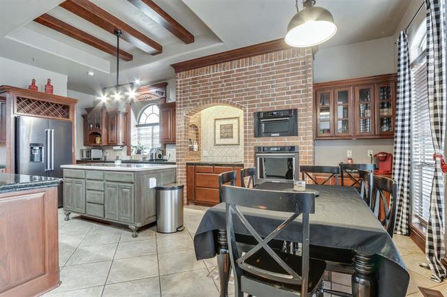 801 Erinova Drive, Yukon, OK 73099