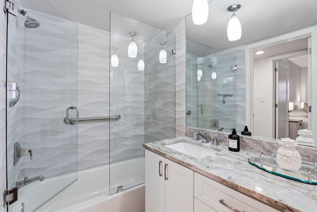 1040 BANYAN Road 504C, Boca Raton, FL 33432