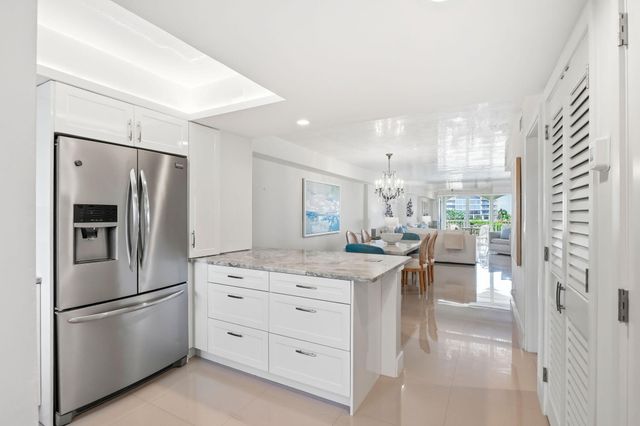 1040 BANYAN Road 504C, Boca Raton, FL 33432