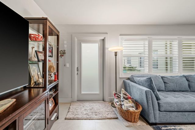 135 ANDOVER F, West Palm Beach, FL 33417
