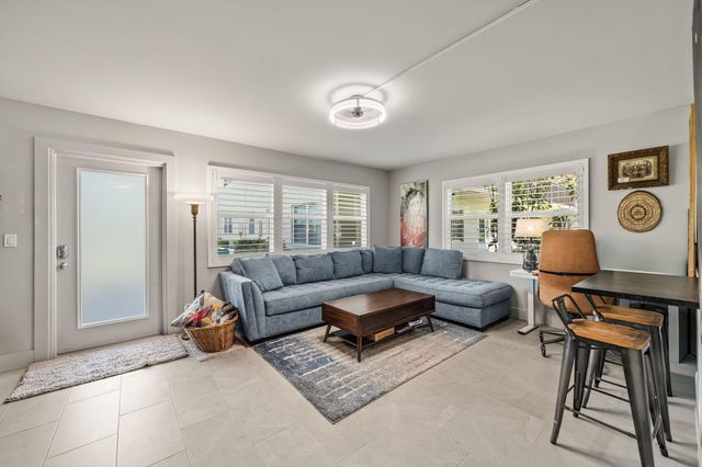 135 ANDOVER F, West Palm Beach, FL 33417