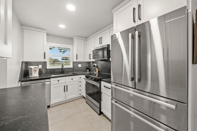 135 ANDOVER F, West Palm Beach, FL 33417