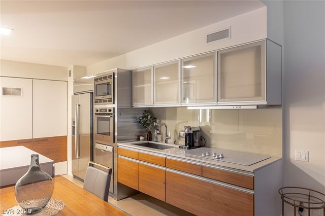 3722 Las Vegas Boulevard 1903, Las Vegas, NV 89158