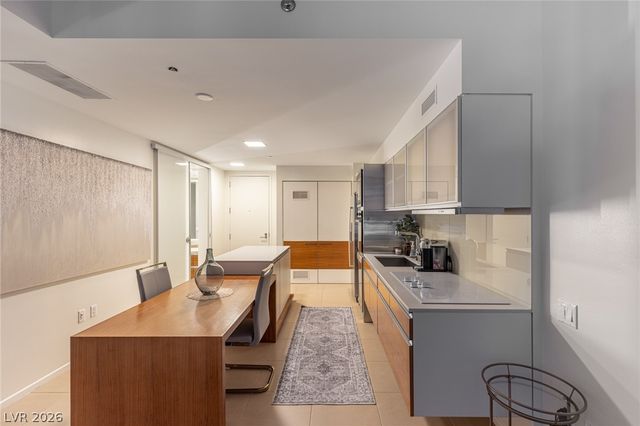 3722 Las Vegas Boulevard 1903, Las Vegas, NV 89158