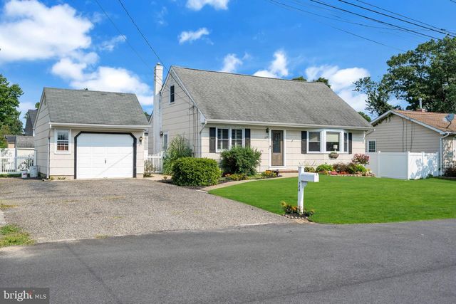728 NEPTUNE AVE, Beachwood, NJ 08722