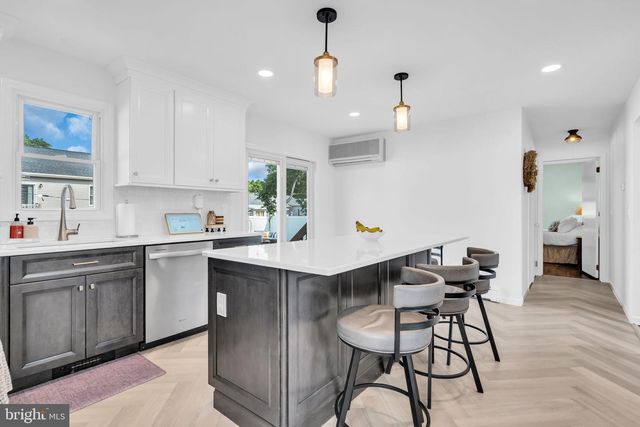 728 NEPTUNE AVE, Beachwood, NJ 08722