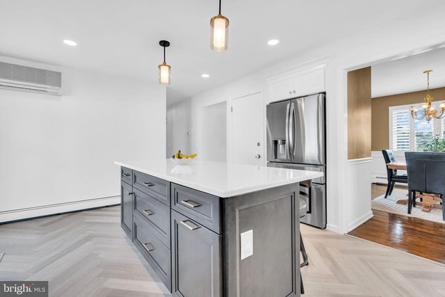 728 NEPTUNE AVE, Beachwood, NJ 08722