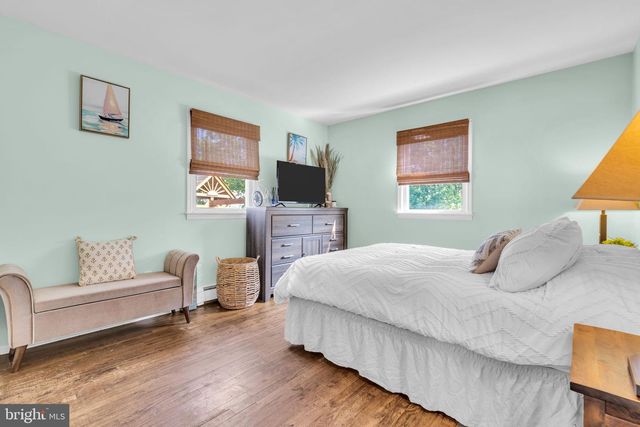 728 NEPTUNE AVE, Beachwood, NJ 08722