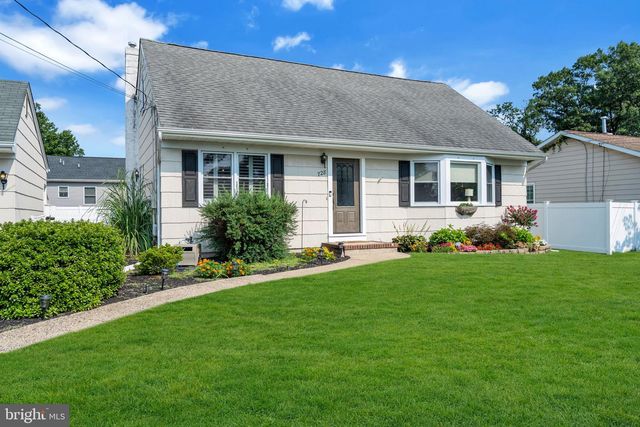 728 NEPTUNE AVE, Beachwood, NJ 08722