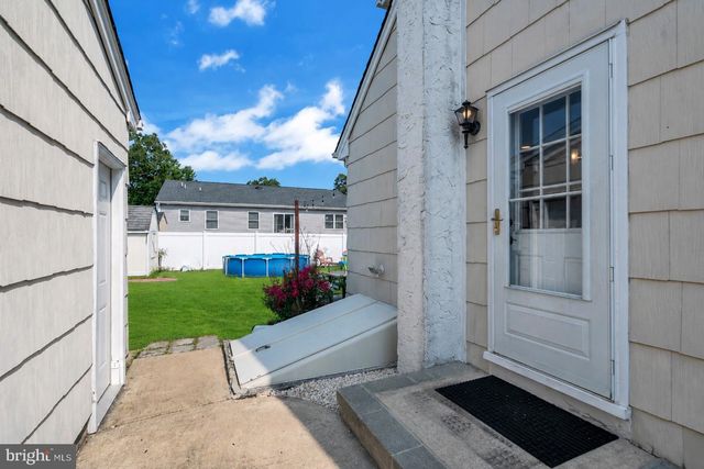 728 NEPTUNE AVE, Beachwood, NJ 08722