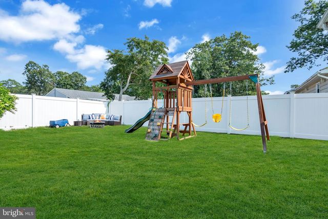 728 NEPTUNE AVE, Beachwood, NJ 08722
