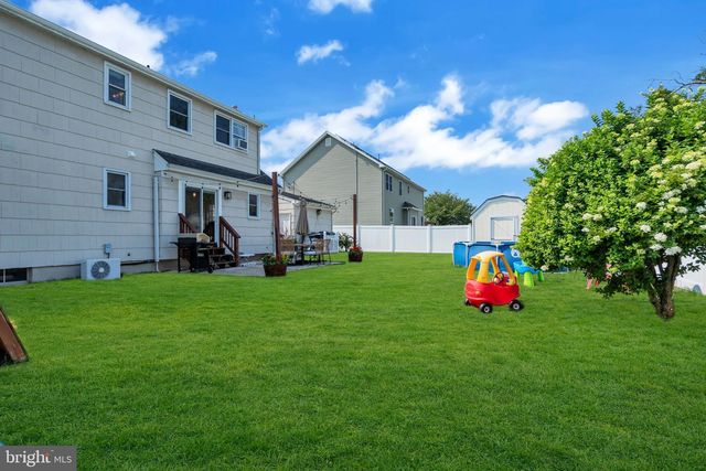 728 NEPTUNE AVE, Beachwood, NJ 08722