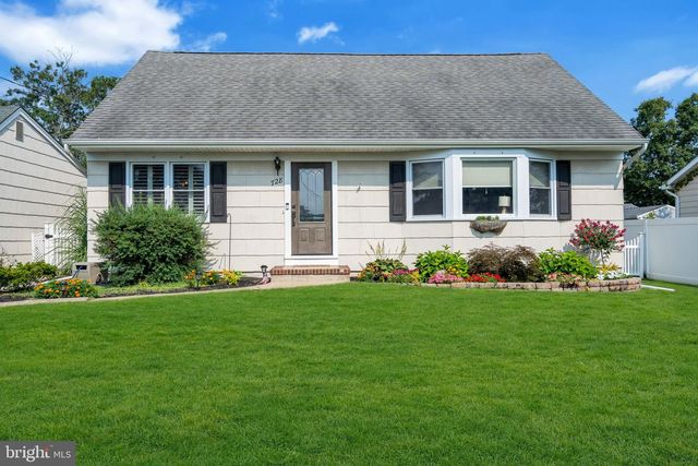 728 NEPTUNE AVE, Beachwood, NJ 08722
