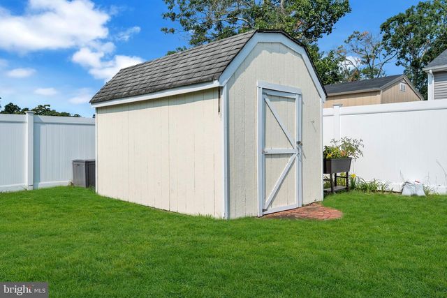 728 NEPTUNE AVE, Beachwood, NJ 08722