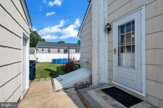 728 NEPTUNE AVE, Beachwood, NJ 08722