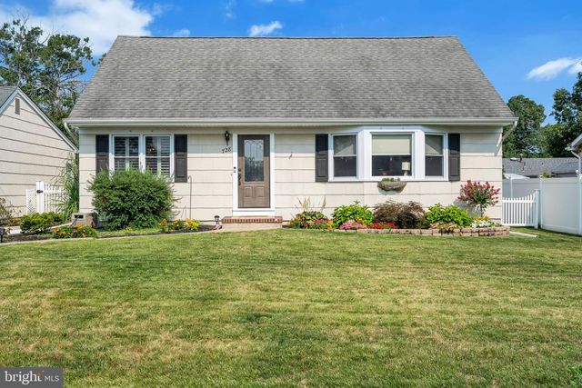 728 NEPTUNE AVE, Beachwood, NJ 08722