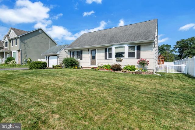 728 NEPTUNE AVE, Beachwood, NJ 08722