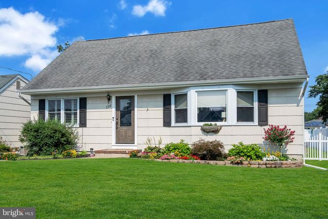728 NEPTUNE AVE, Beachwood, NJ 08722