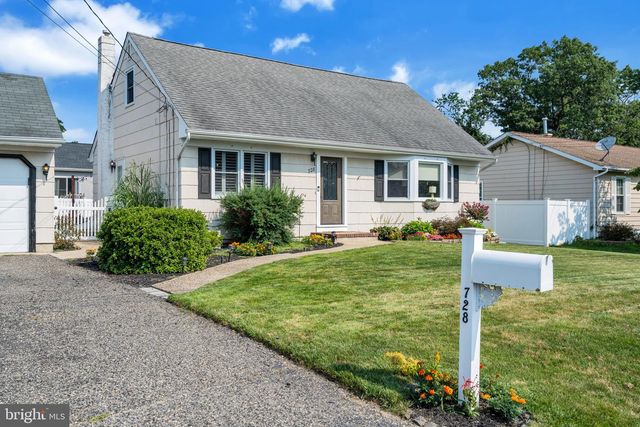728 NEPTUNE AVE, Beachwood, NJ 08722