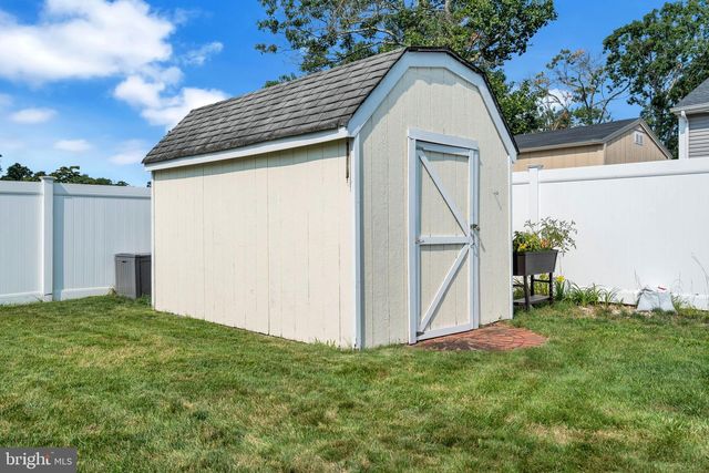 728 NEPTUNE AVE, Beachwood, NJ 08722