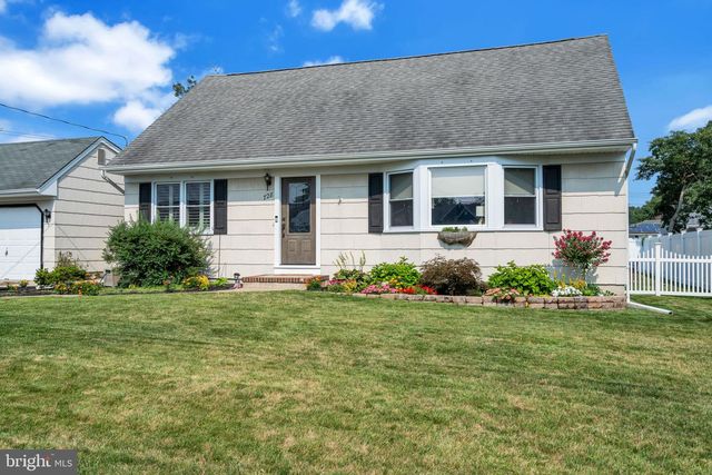 728 NEPTUNE AVE, Beachwood, NJ 08722