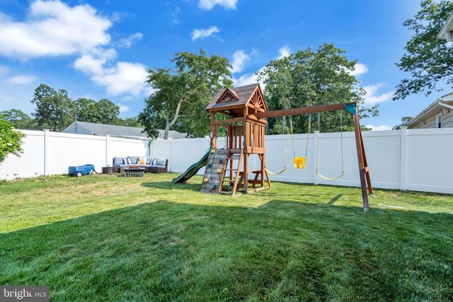 728 NEPTUNE AVE, Beachwood, NJ 08722