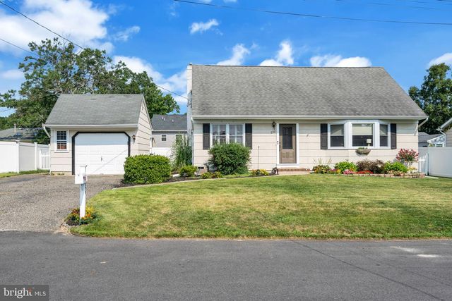 728 NEPTUNE AVE, Beachwood, NJ 08722