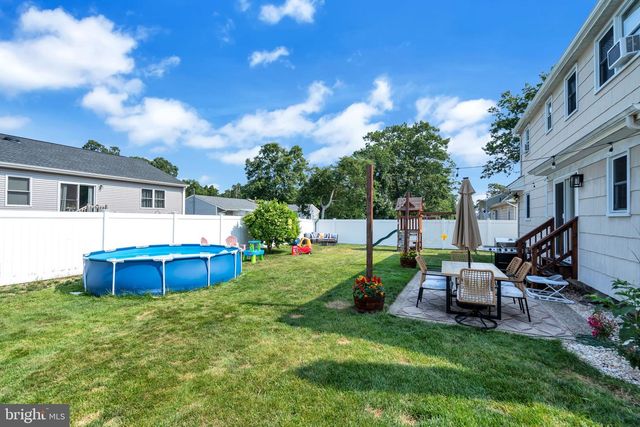 728 NEPTUNE AVE, Beachwood, NJ 08722