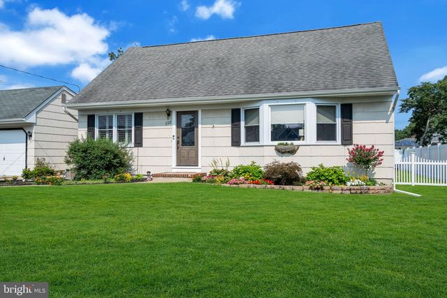 728 NEPTUNE AVE, Beachwood, NJ 08722