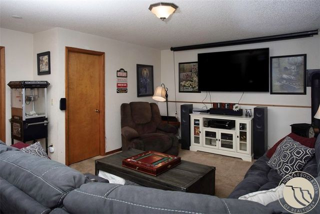 2809 Meadow Drive, Laurel, MT 59044