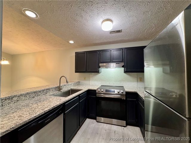 1899 Tryon Drive 8, Fayetteville, NC 28303