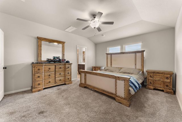 304 Giorgio Moroder DR, Hutto, TX 78634