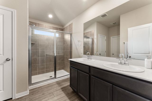 304 Giorgio Moroder DR, Hutto, TX 78634