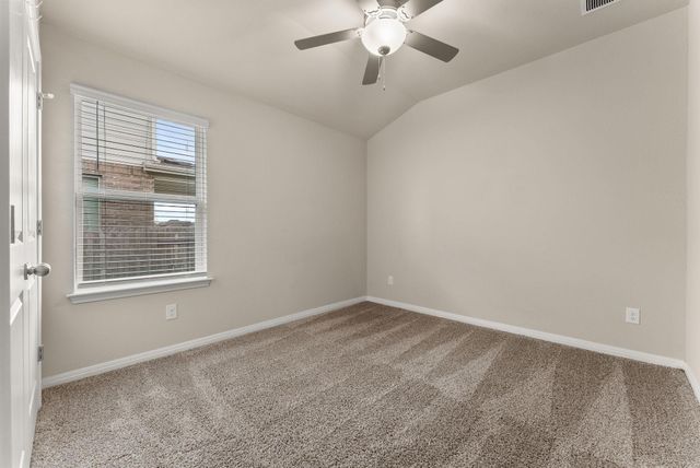 304 Giorgio Moroder DR, Hutto, TX 78634