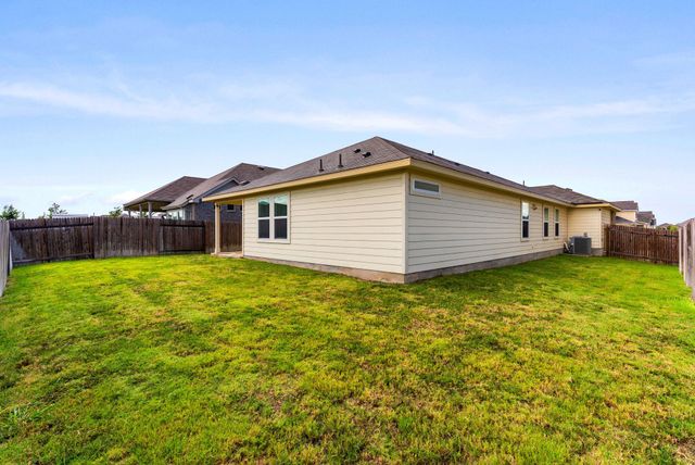 304 Giorgio Moroder DR, Hutto, TX 78634