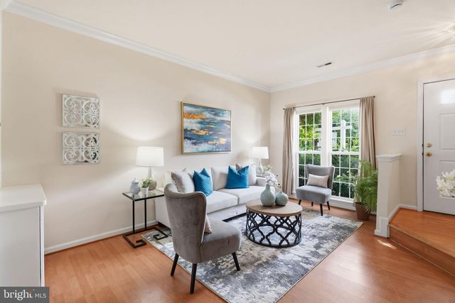 8354 HUNTER MURPHY CIR, Alexandria, VA 22309