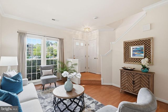 8354 HUNTER MURPHY CIR, Alexandria, VA 22309