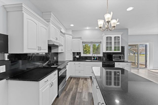 S4185 Whispering Pines Drive, Baraboo, WI 53913