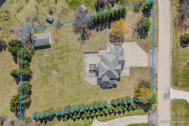 S4185 Whispering Pines Drive, Baraboo, WI 53913