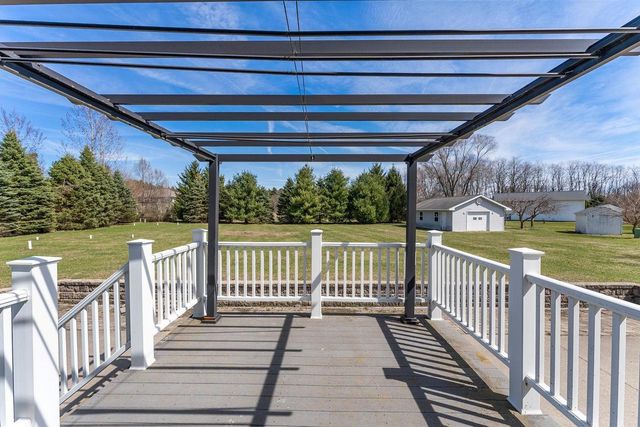 S4185 Whispering Pines Drive, Baraboo, WI 53913