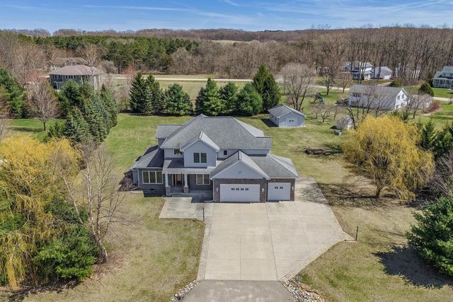 S4185 Whispering Pines Drive, Baraboo, WI 53913