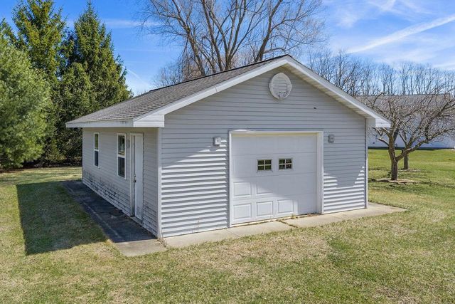 S4185 Whispering Pines Drive, Baraboo, WI 53913