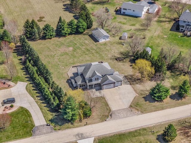 S4185 Whispering Pines Drive, Baraboo, WI 53913
