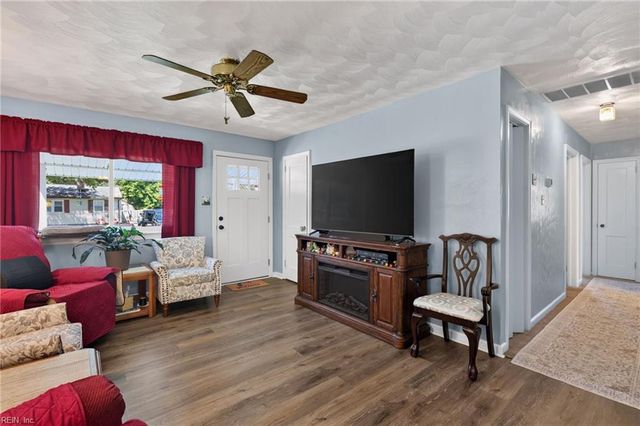 809 Clay AVE, Chesapeake, VA 23323