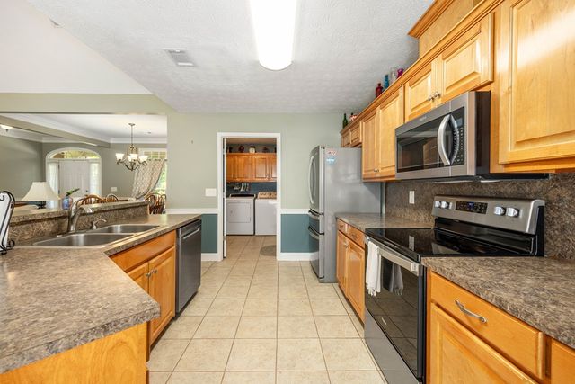 560 Saddlebrook Trail, Ellerslie, GA 31807
