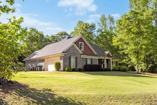 560 Saddlebrook Trail, Ellerslie, GA 31807