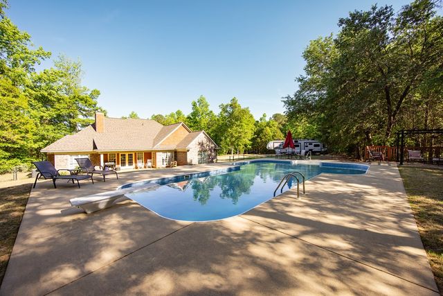 560 Saddlebrook Trail, Ellerslie, GA 31807