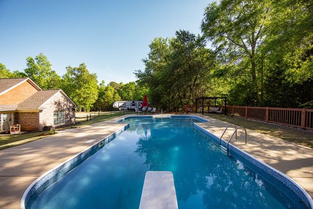 560 Saddlebrook Trail, Ellerslie, GA 31807