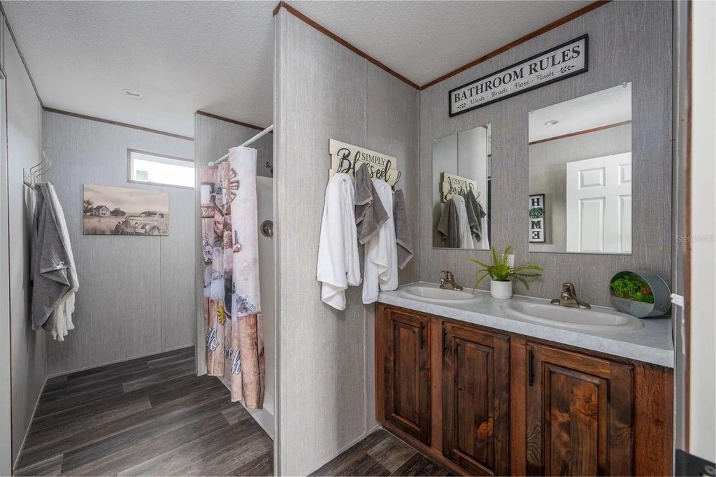 Image 9 of property listing at 1341 NW 236TH STREET, Lawtey, FL 32058