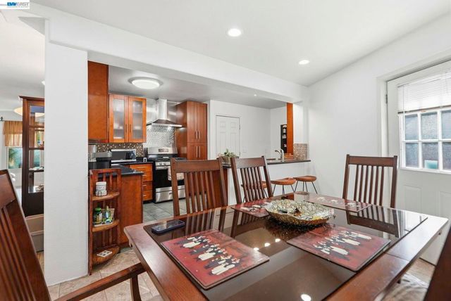 24025 2Nd St, Hayward, CA 94541